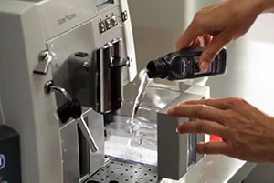 come decalcificare la macchina del caffè